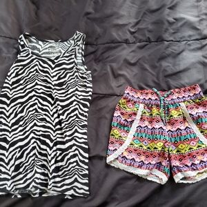 girl xl shorts and zebra strip tank